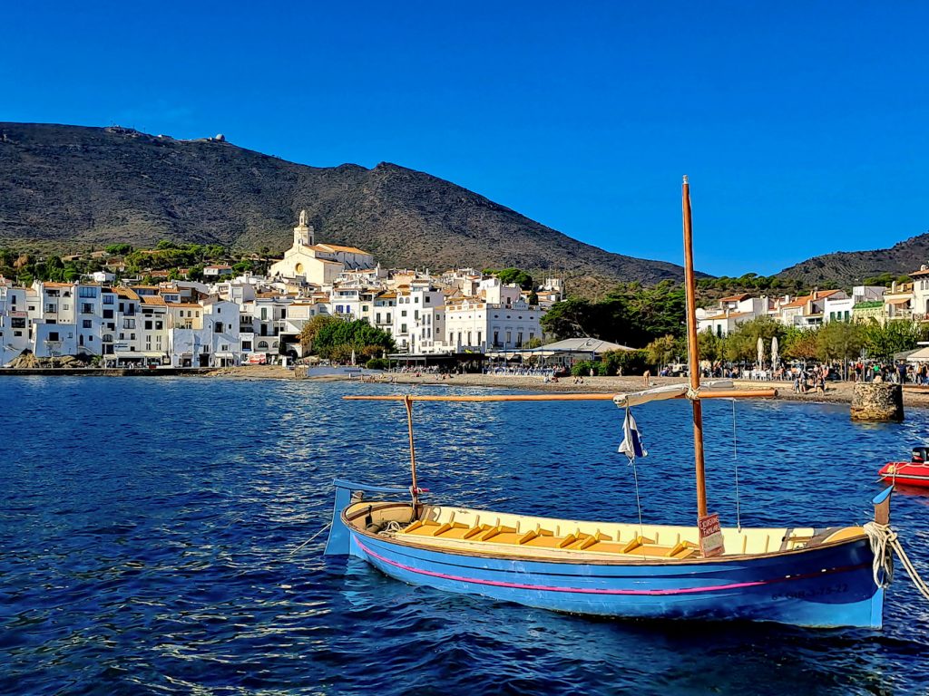 Экскурсии из Барселоны - Кадакес и дом Дали