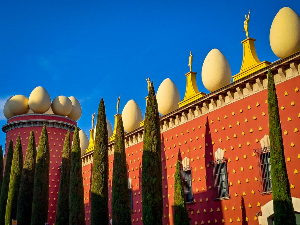 Экскурсии из Барселоны - музей Дали