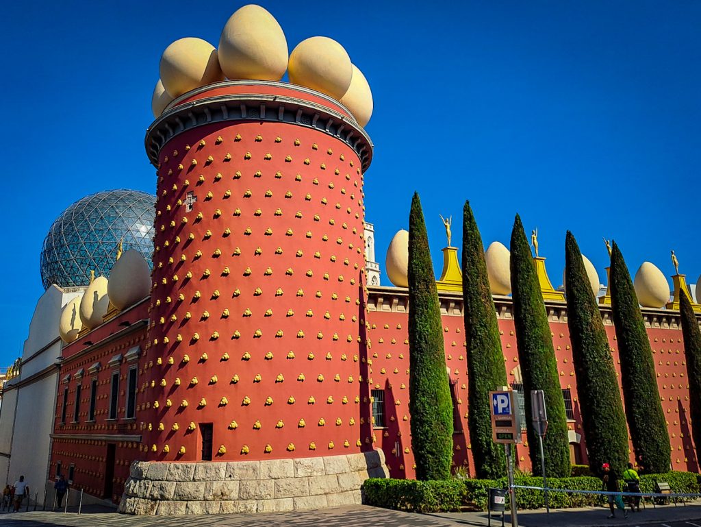 Музей Сальвадора Дали в Фигерасе - экскурсия из Барселоны