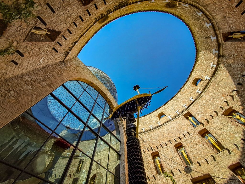 Театр-музей Дали в Фигерасе экскурсия с гидом